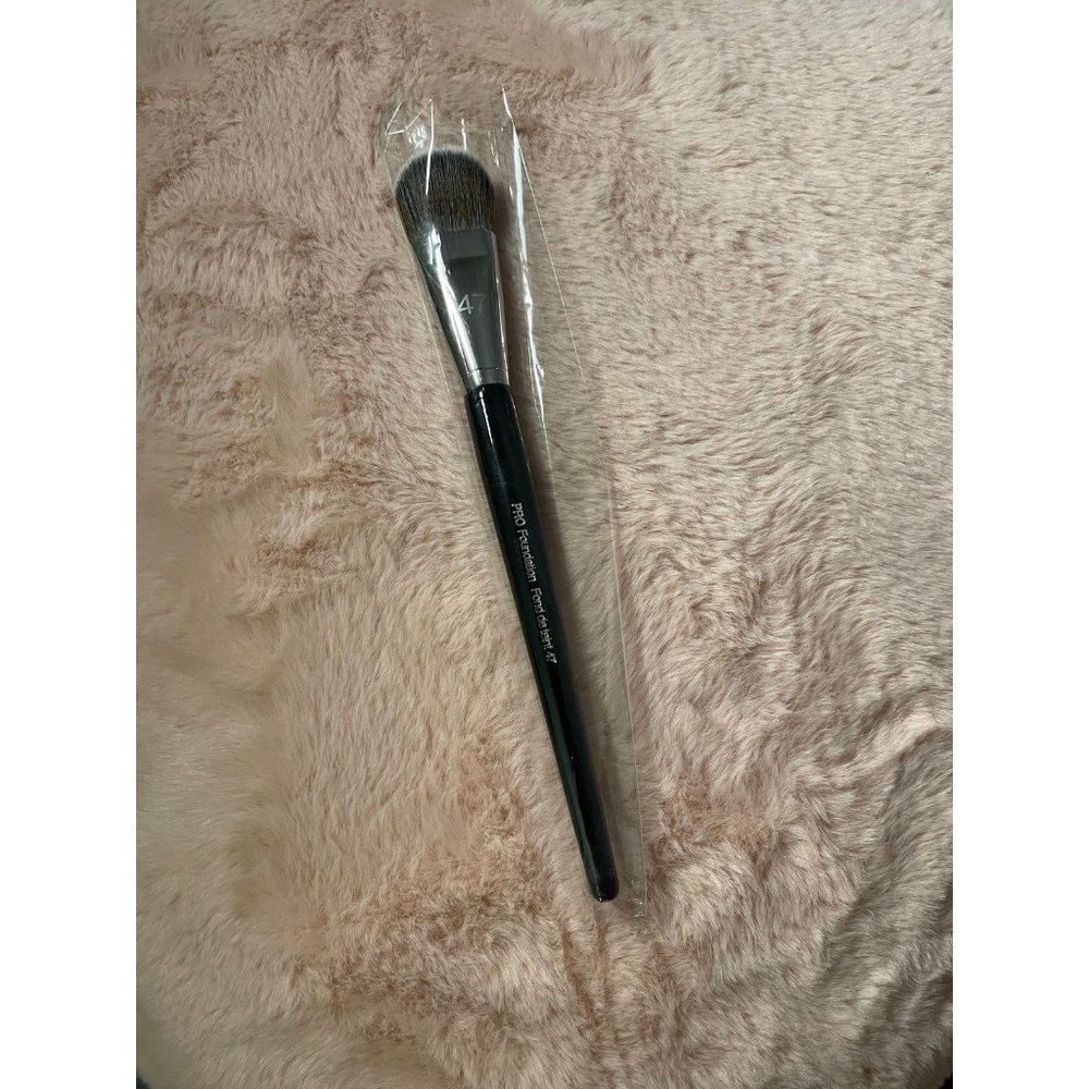 #47 SEPHORA COLLECTION PRO Foundation Brush NEW